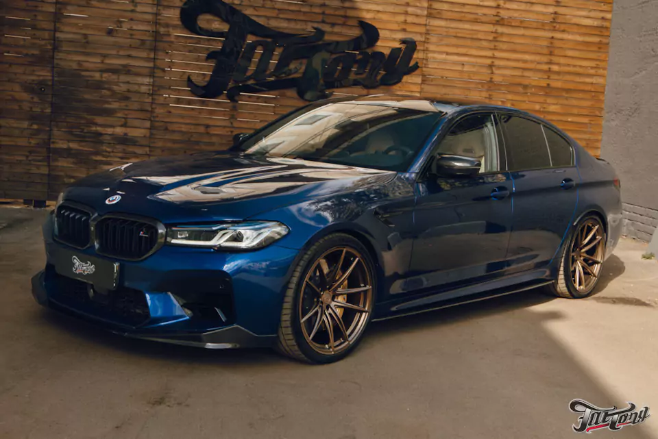 Полный пошив салона BMW M5 Competition в кожу и доработка сабвуфера в ранее построенной акустической системе